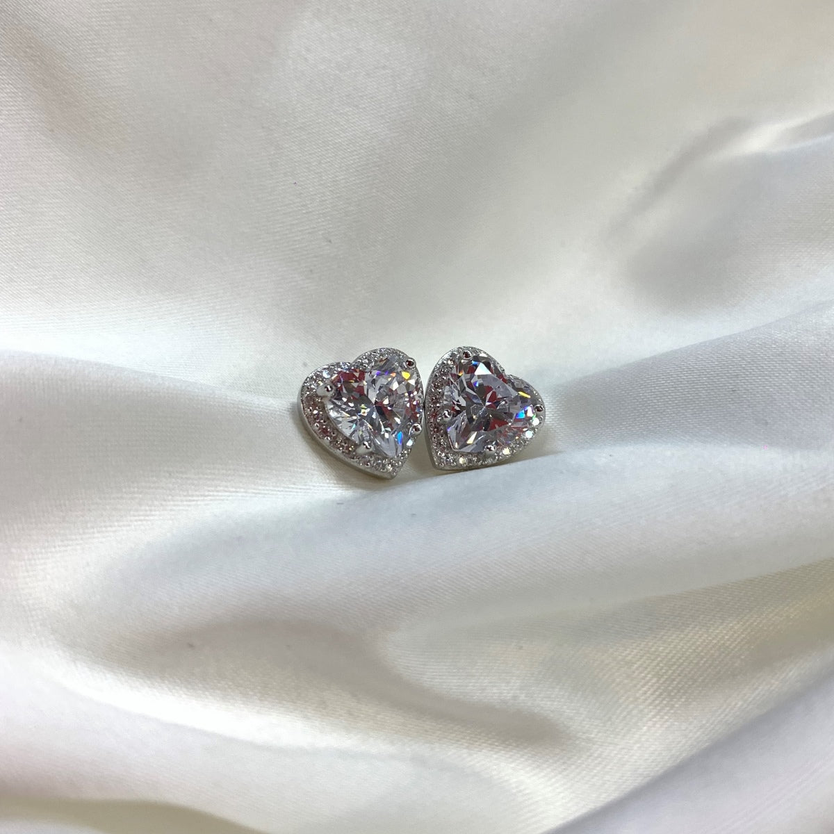 Angela Jewelry]Sparkling Heart Shape Lover Earrings