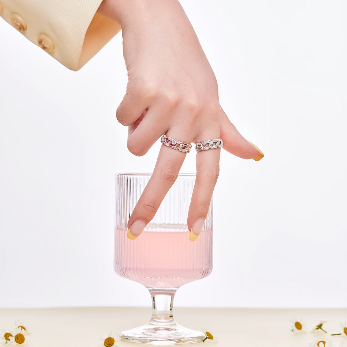 Angela Jewelry]Sparkling Vibrant Emerald Cut Daily Ring