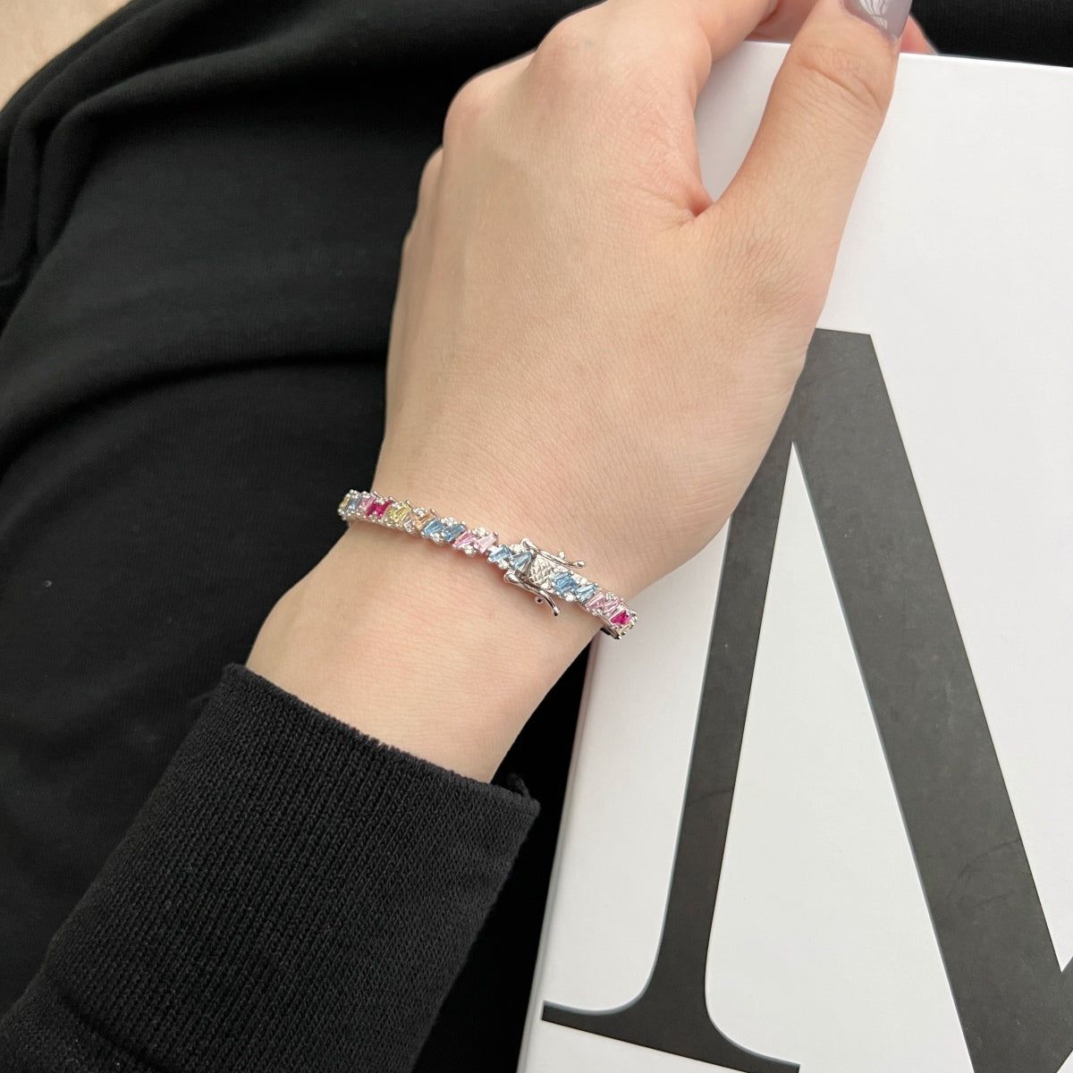 Angela Jewelry]Ornate Sparkling Multi Cut Party Bracelet