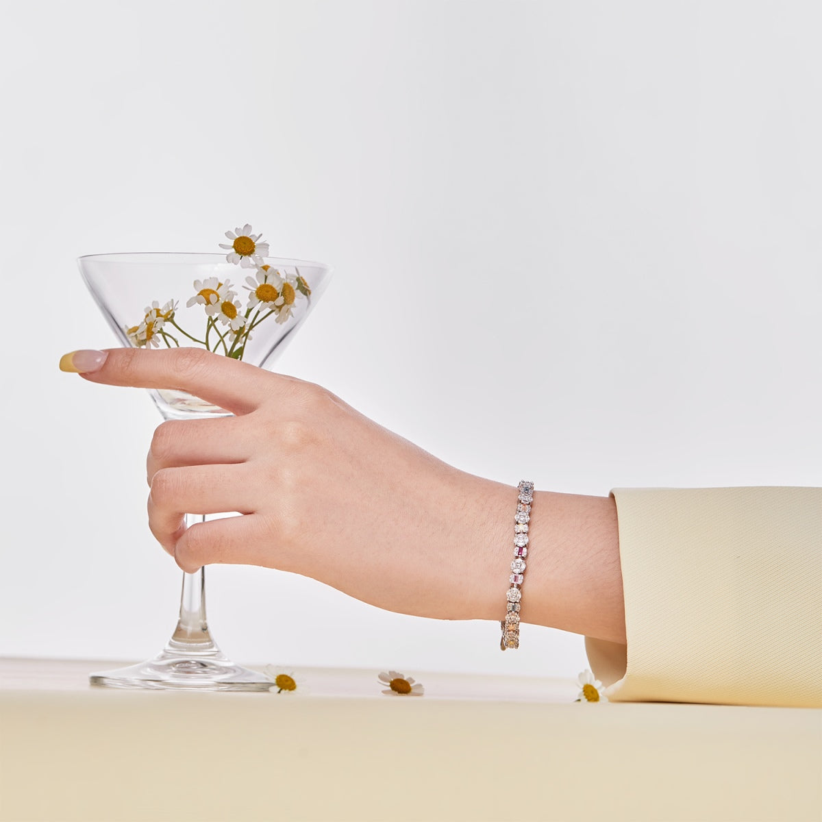 Angela Jewelry]Dazzling Radiant Multi Cut Daily Bracelet