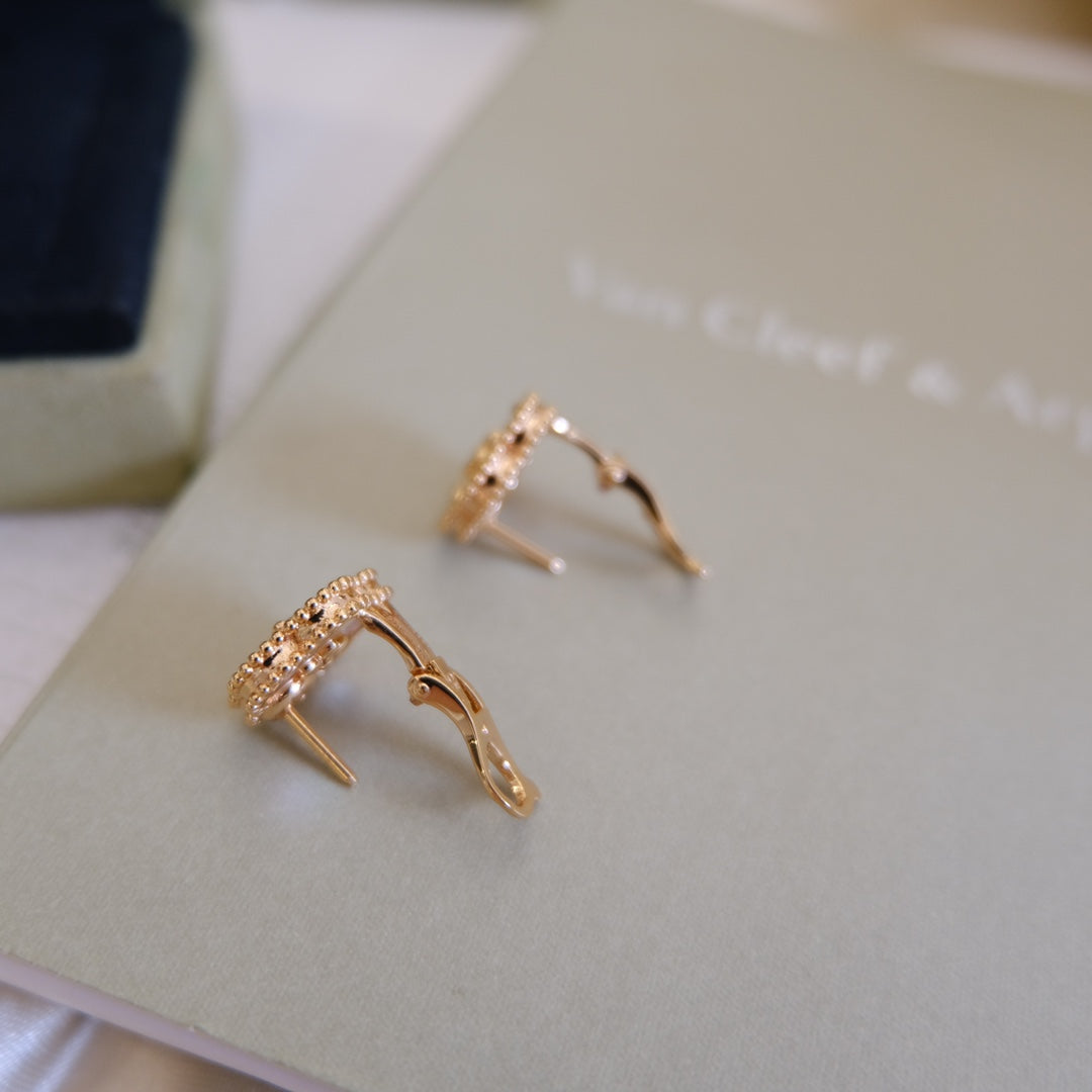 [Angela Jewellery]LUCKY PINK GOLD WHITE MOP EARRINGS