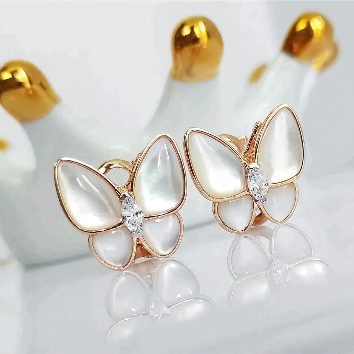 [Angela Jewellery]BUTTERFLY MOP DIAMOND EARRINGS