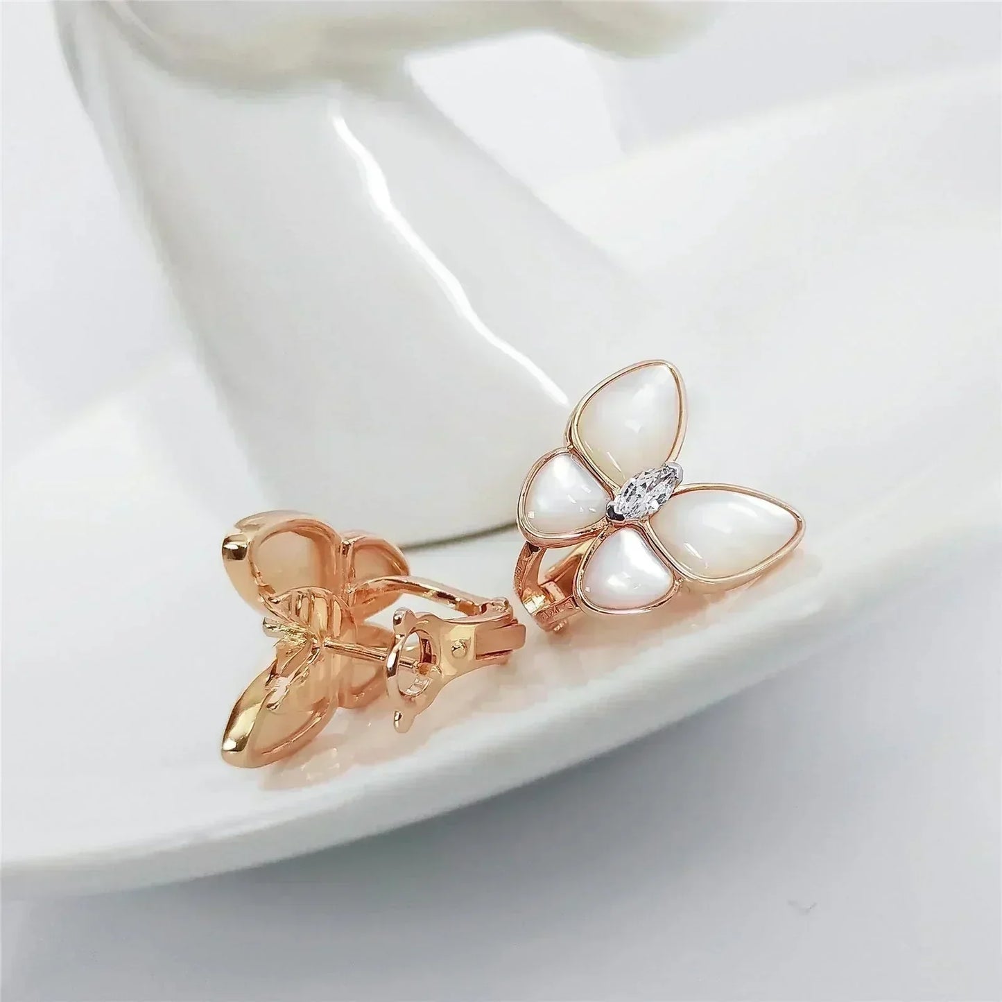 [Angela Jewellery]BUTTERFLY MOP DIAMOND EARRINGS