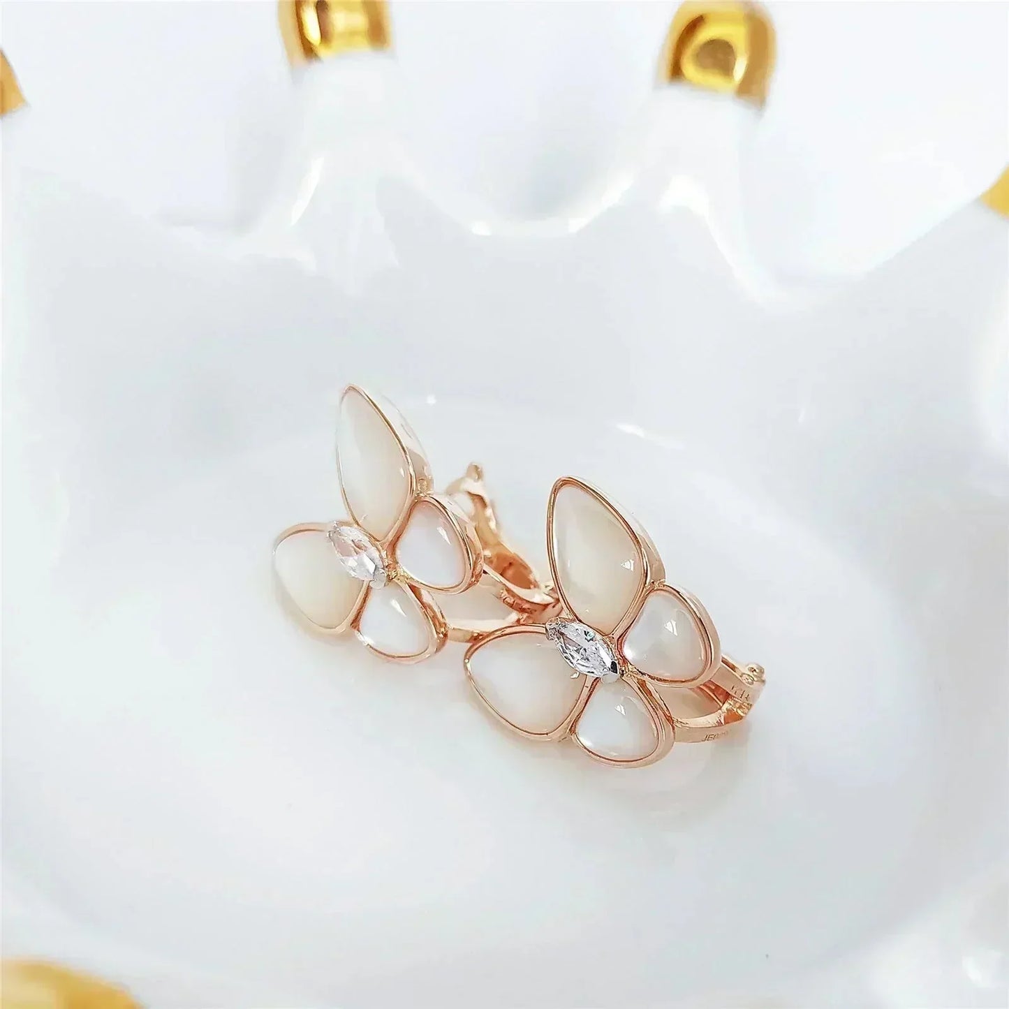 [Angela Jewellery]BUTTERFLY MOP DIAMOND EARRINGS