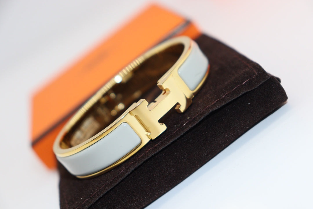 [Angela Jewellery]H LIGHT BLUE BRACELET