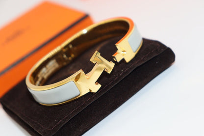 [Angela Jewellery]H LIGHT BLUE BRACELET