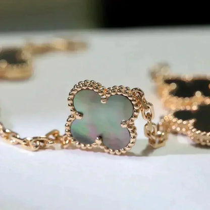 [Angela Jewellery]CLOVER 5 MOTIF GRAY MOP  BRACELET