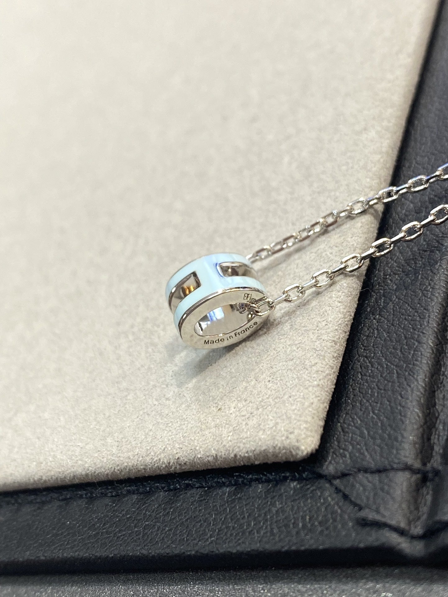[Angela Jewellery]POP H LIGHT BLUE NECKLACE
