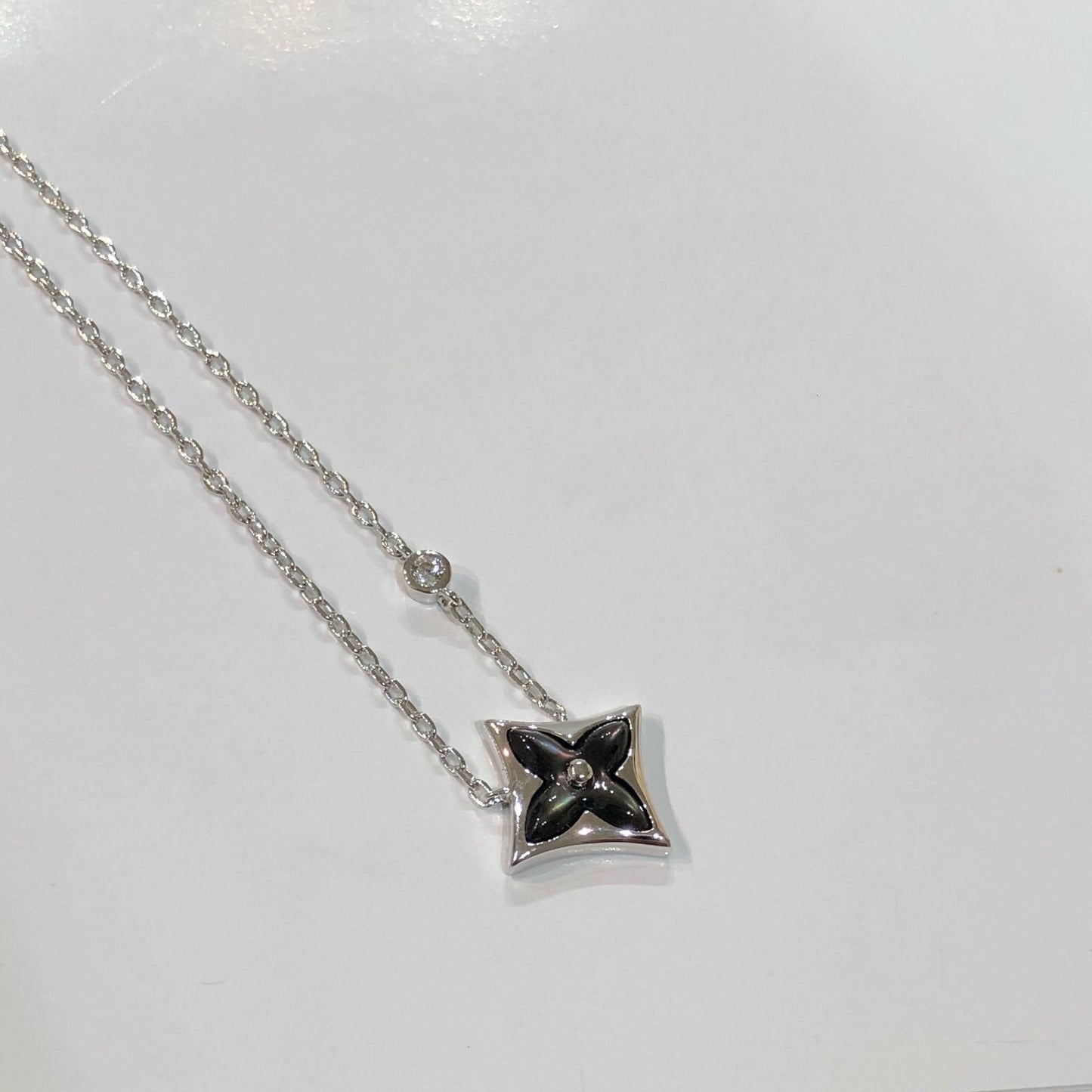 [Angela Jewellery]STAR BLACK MOP NECKLACE