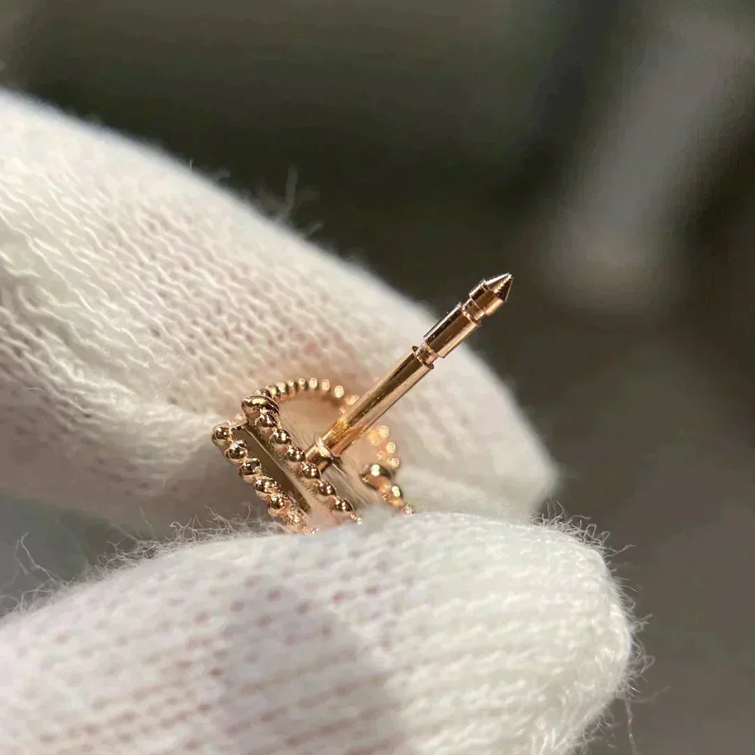 [Angela Jewellery]HEART CARNELIAN STUD EARRINGS