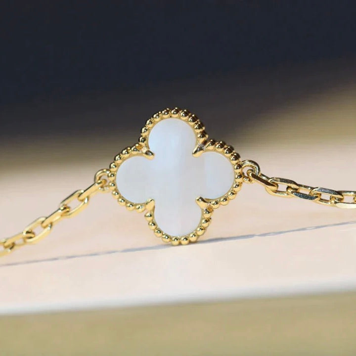 [Angela Jewellery]CLOVER 20 MOTIFS WHITE MOP NECKLACE
