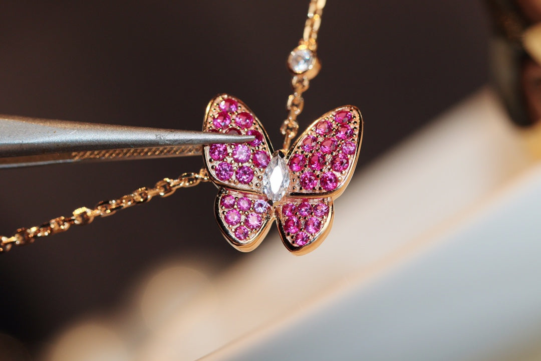 [Angela Jewellery]BUTTERFLY RED DIAMOND ROSE GOLD NECKLACE