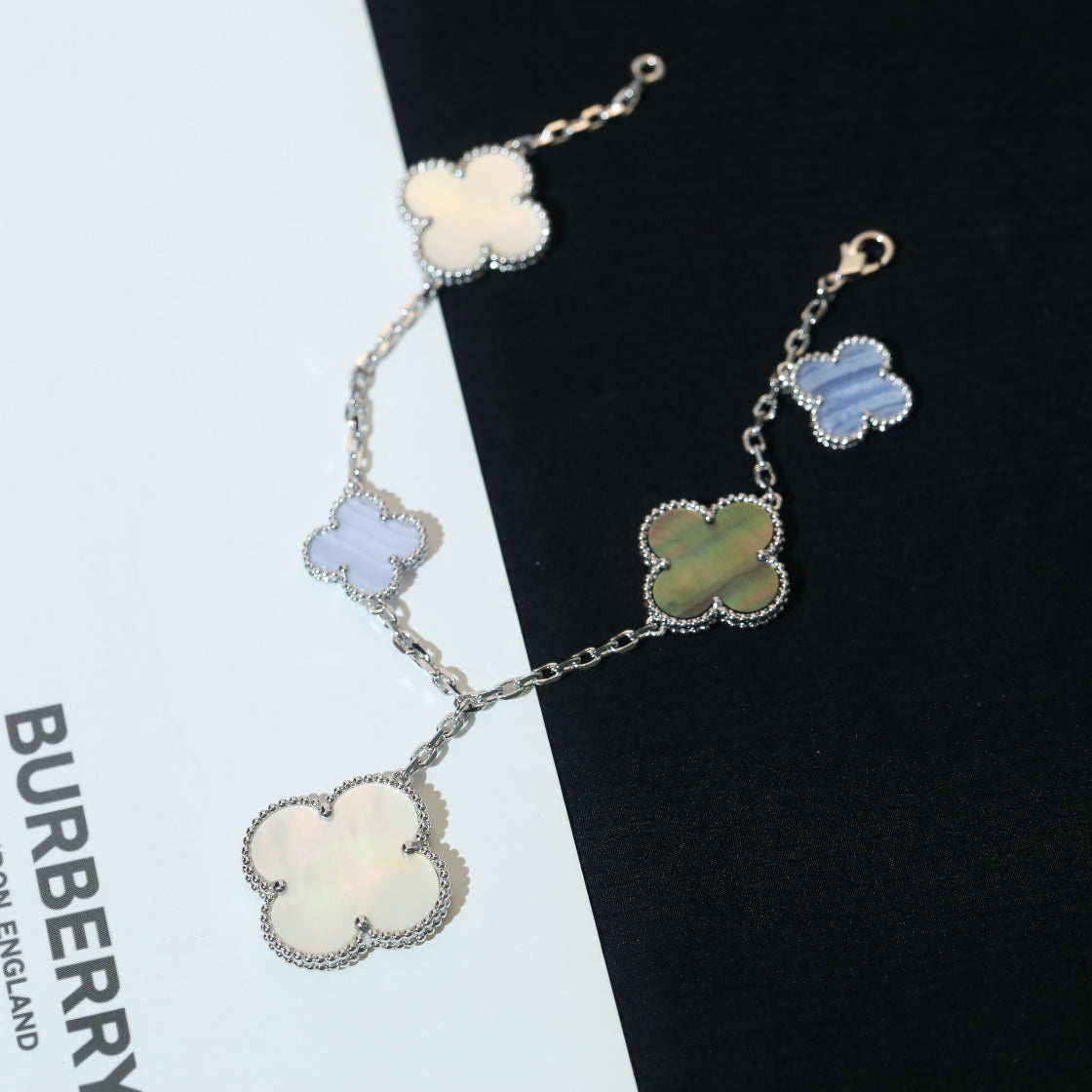 [Angela Jewellery]CLOVER BRACELET 5 MOTIFS MOP CHALCEDONY SILVER