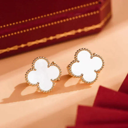 [Angela Jewellery]CLOVER MEDIUM 1 MOTIFS  WHITE MOP STUD EARRINGS