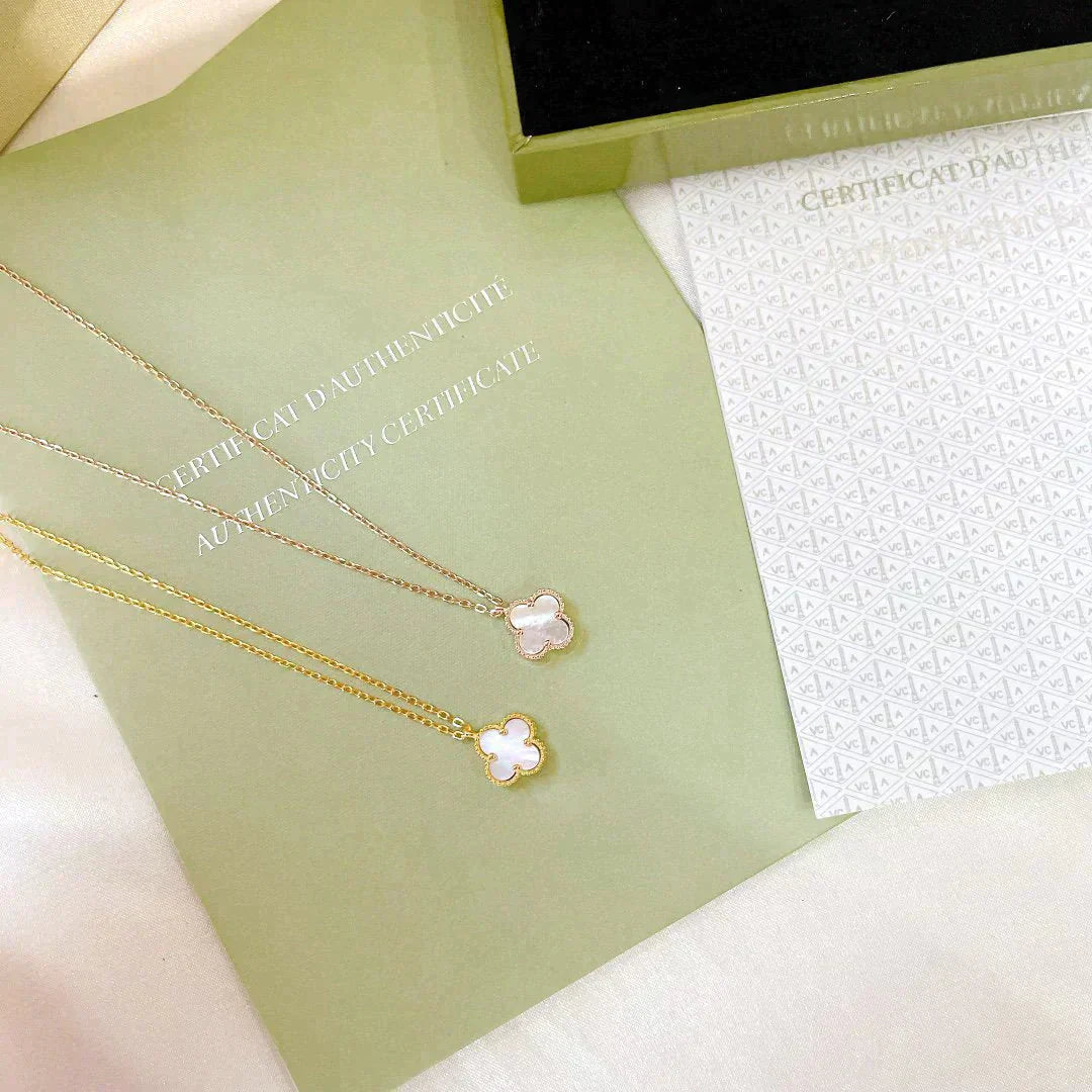 [Angela Jewellery]CLOVER MINI 9.5MM WHITE MOTHER-OF-PEARL NECKLACE
