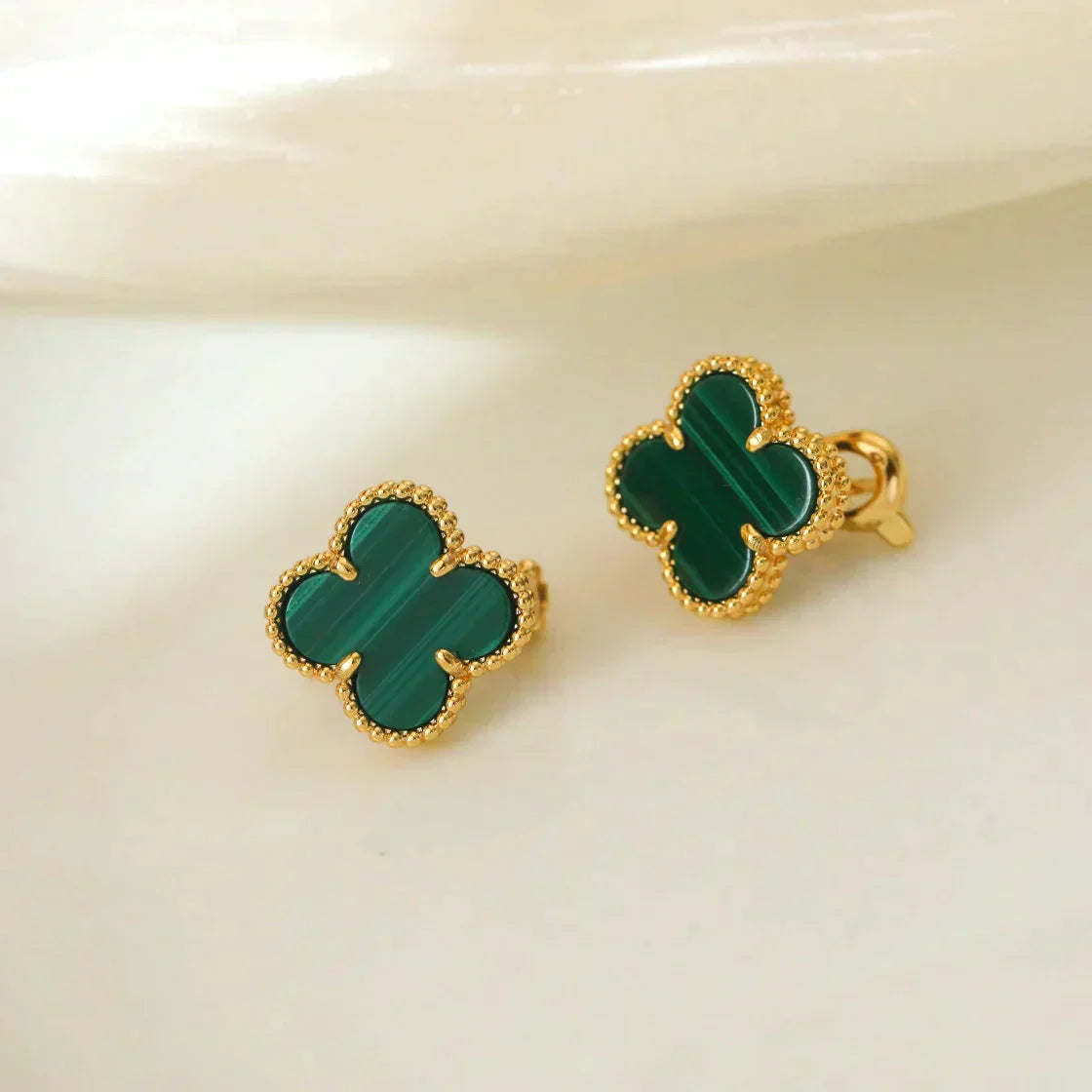 [Angela Jewellery]CLOVER MEDIUM 1 MOTIFS MALACHITE  EARRINGS