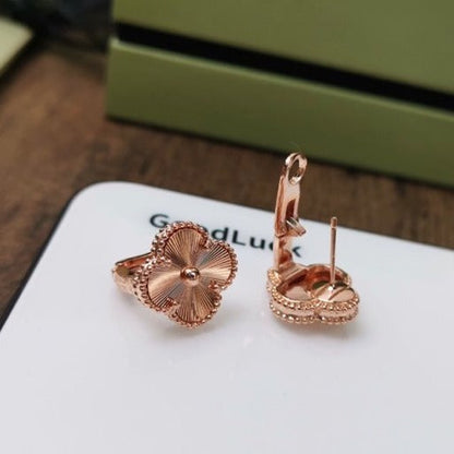 [Angela Jewellery]CLOVER MEDIUM STUD EARRINGS