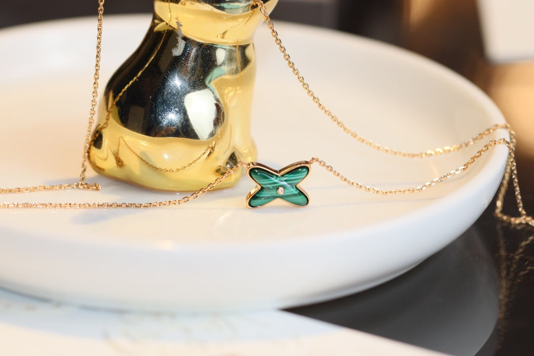 [Angela Jewellery]JEUX MALACHITE 1 DIAMOND PINK GOLD NECKLACE