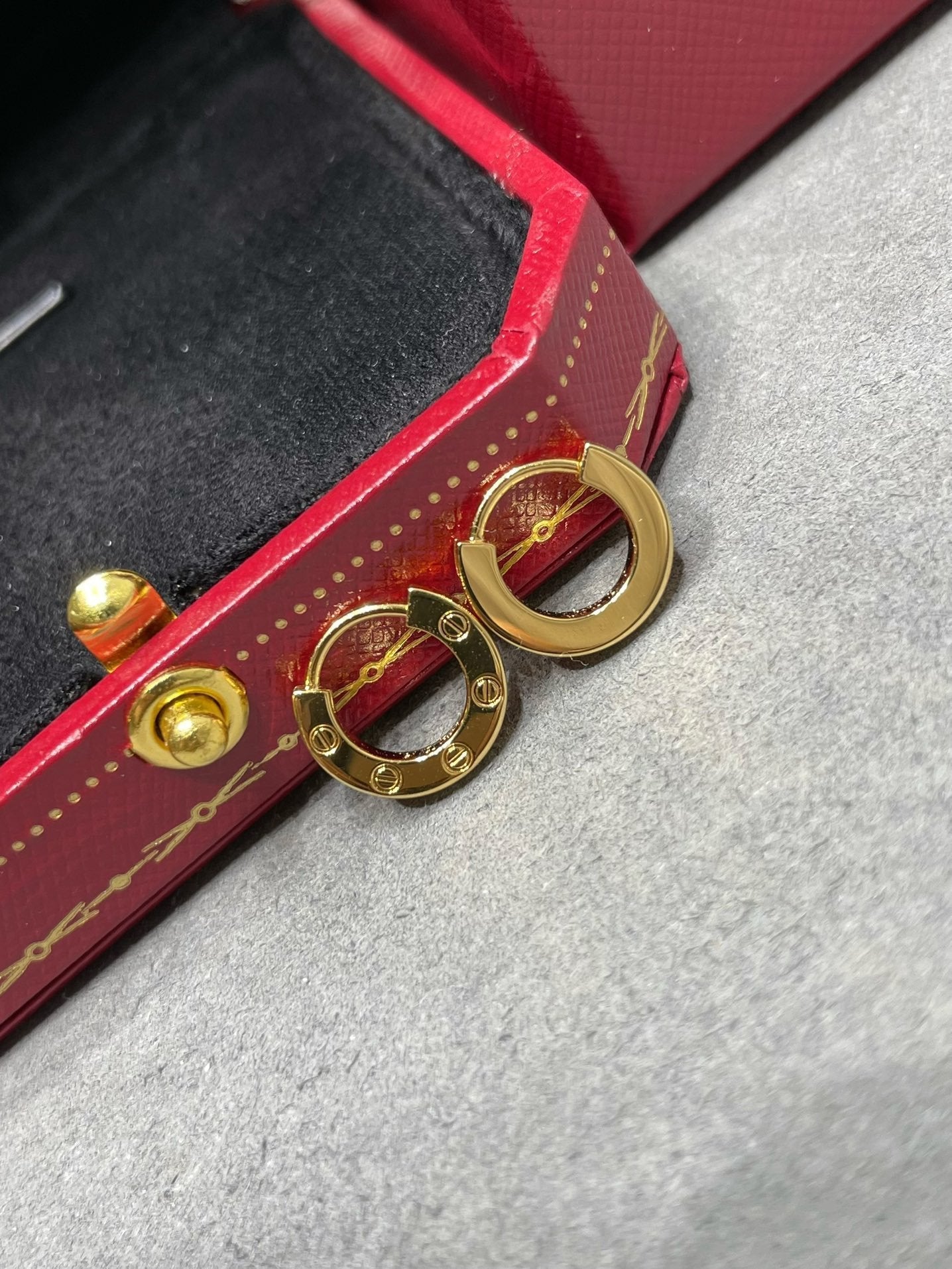 [Angela Jewellery]LOVE MINI EARRINGS