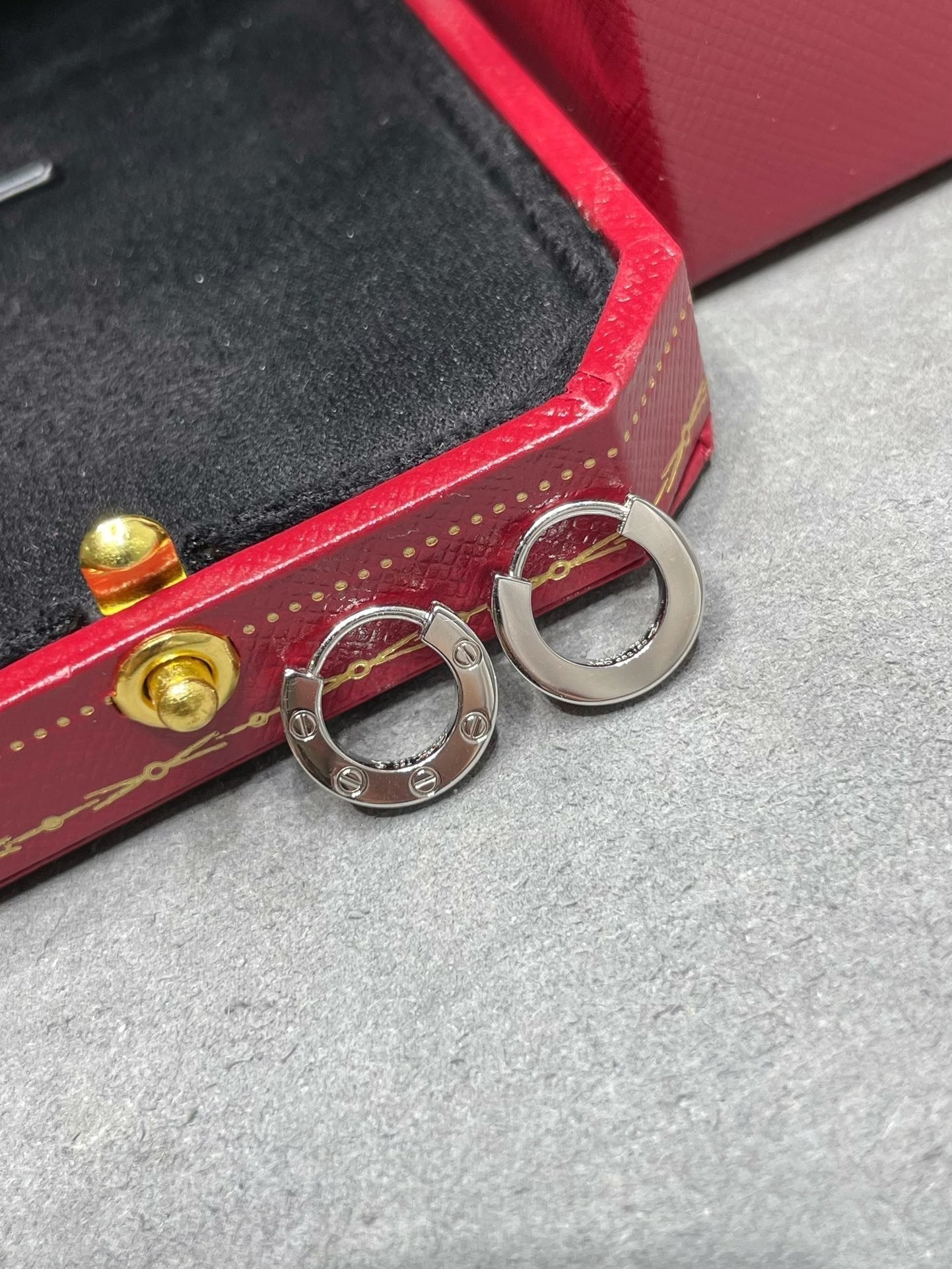 [Angela Jewellery]LOVE MINI EARRINGS