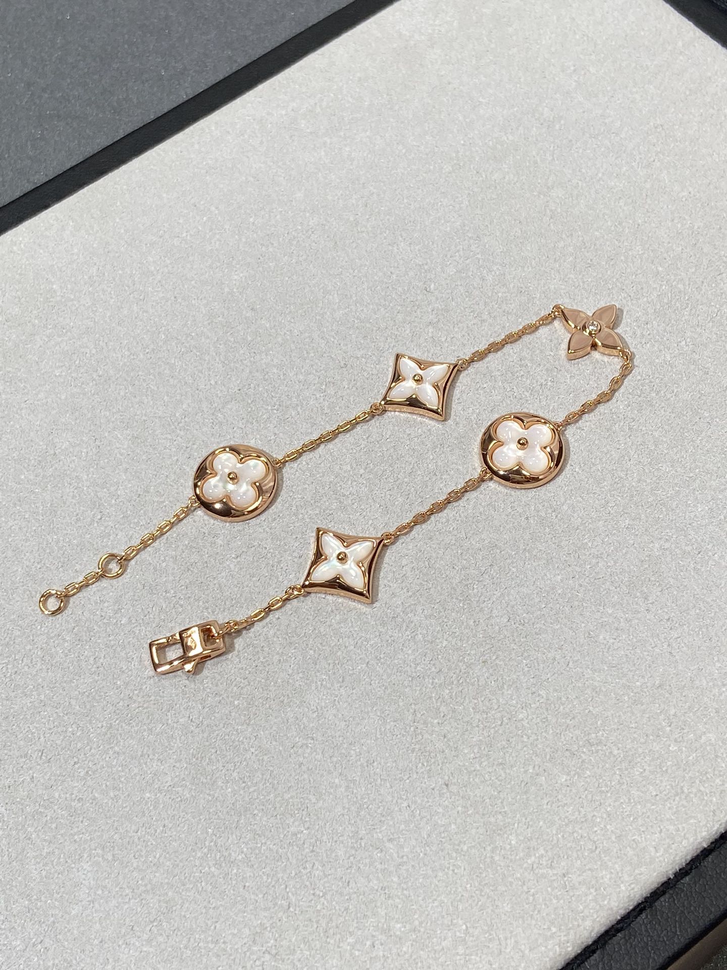 [Angela Jewellery]STAR AND SUN 5 MOTIF MOP PINK GOLD BRACELET