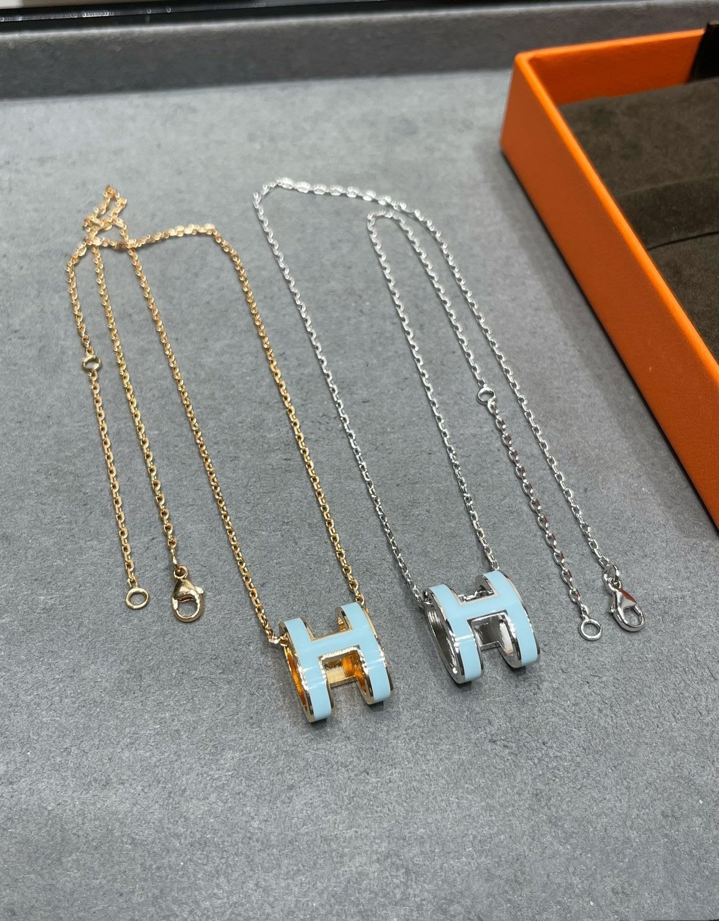 [Angela Jewellery]POP H SKY BLUE NECKLACE