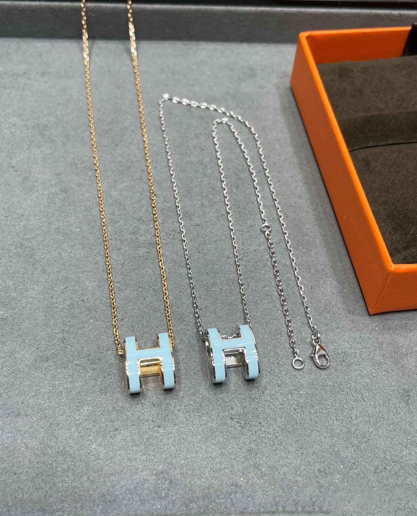 [Angela Jewellery]POP H SKY BLUE NECKLACE