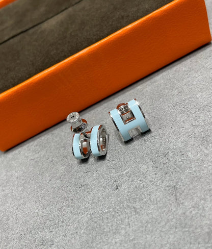 [Angela Jewellery]POP H SKY BLUE STUD EARRINGS