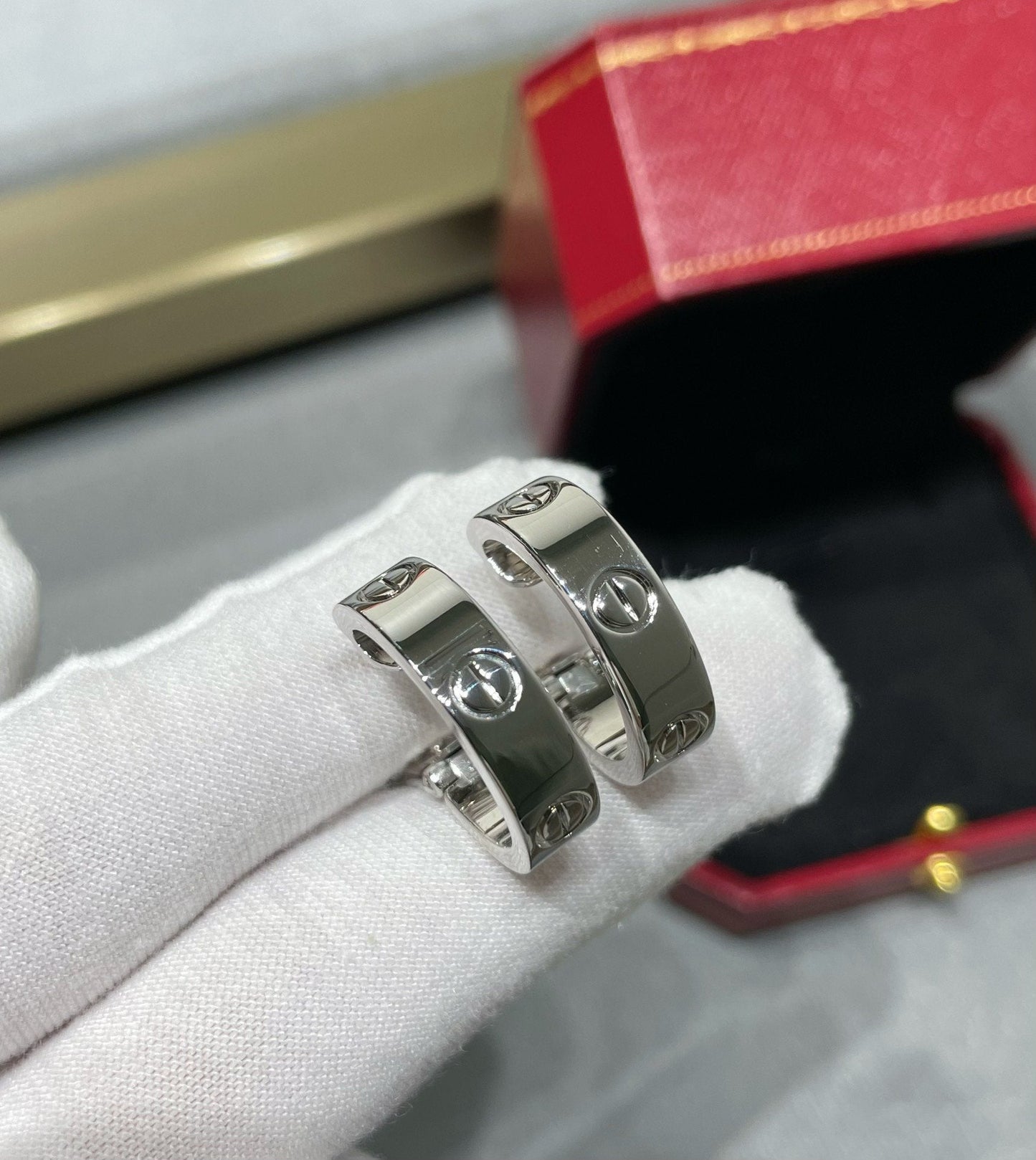 [Angela Jewellery]LOVE 5.5MM EARRINGS