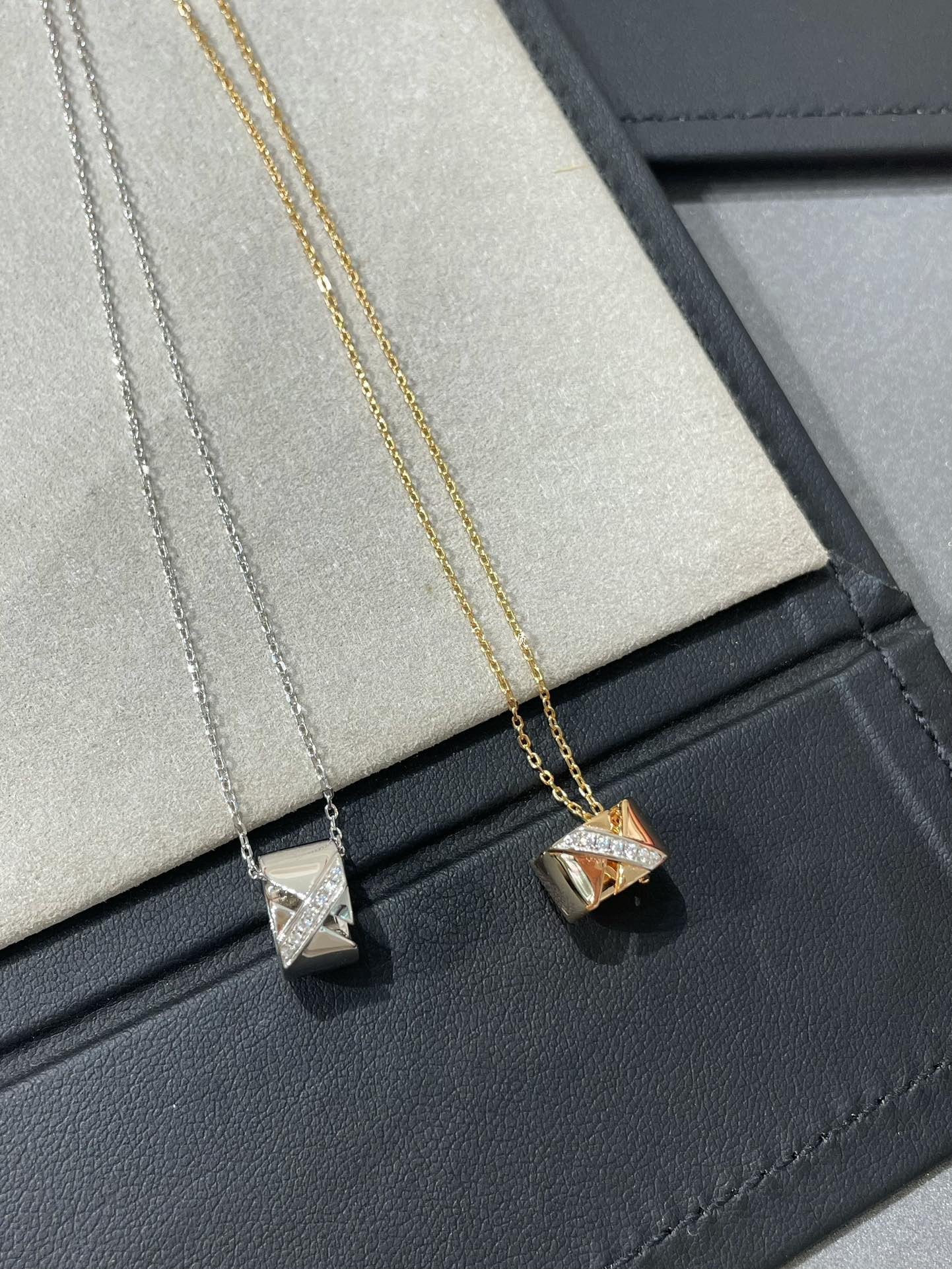 [Angela Jewellery]LIENS EVIDENCE DIAMOND NECKLACE