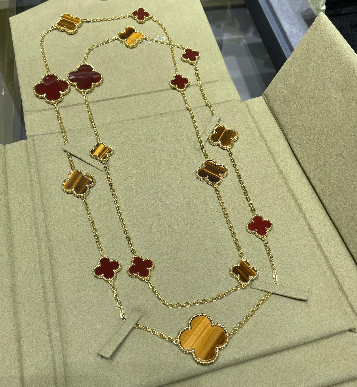 [Angela Jewellery]CLOVER 16 MOTIF CARNELIAN TIGER EYE ROSE GOLD NECKLACE
