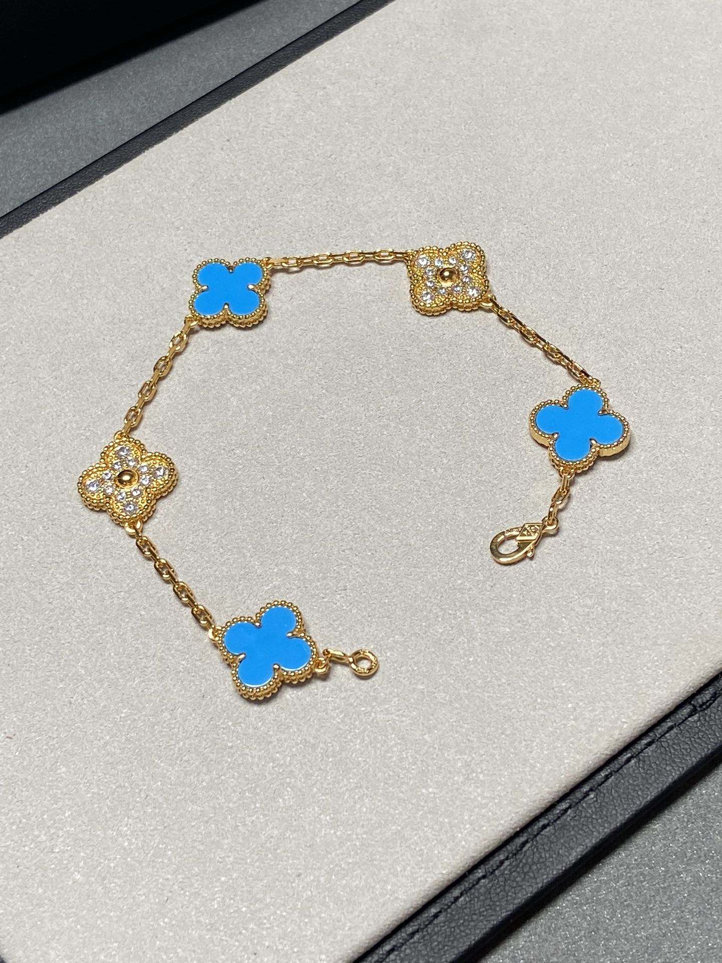[Angela Jewellery]CLOVER 5 MOTIF BLUE CHALCEDONY DIAMOND GOLD BRACELET