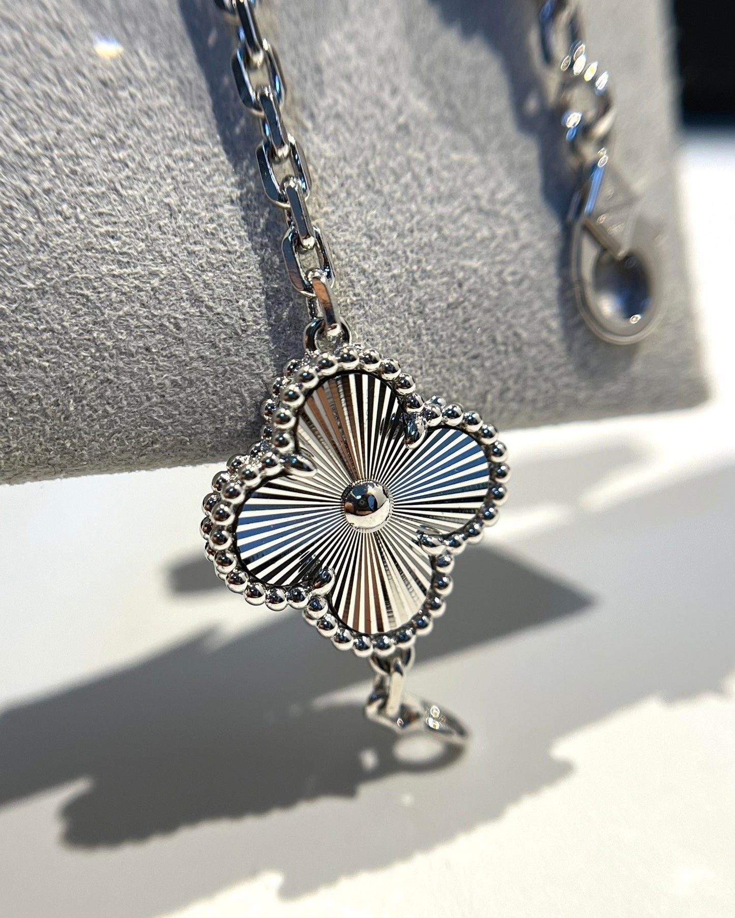 [Angela Jewellery]CLOVER 5 MOTIF SILVER DIAMOND BRACELET