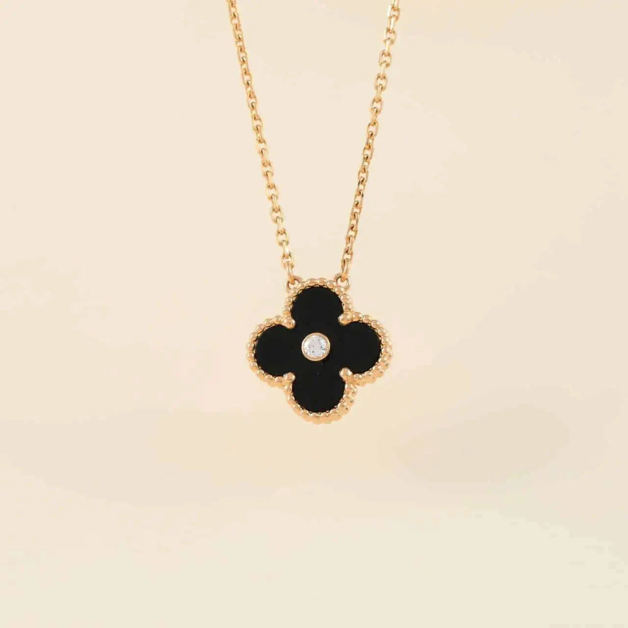[Angela Jewellery]CLOVER 15MM DIAMOND ONYX NECKLACE