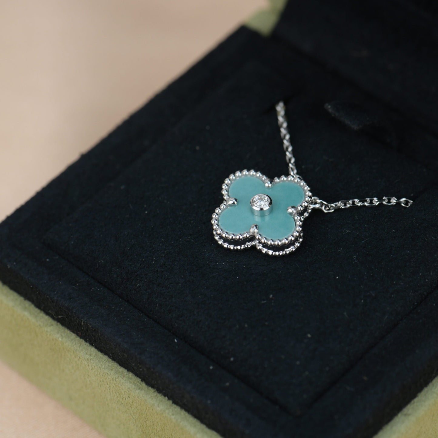 [Angela Jewellery]CLOVER 15MM DIAMOND SVRES PORCELAIN  NECKLACE SILVER