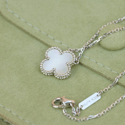 [Angela Jewellery]CLOVER  15MM WHITE MOTHER-OF-PEARL SILVER