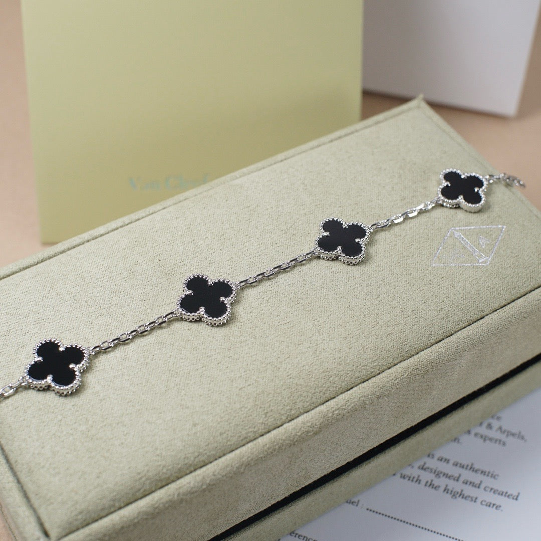 [Angela Jewellery]CLOVER 5 MOTIF ONYXS  BRACELET SILVER