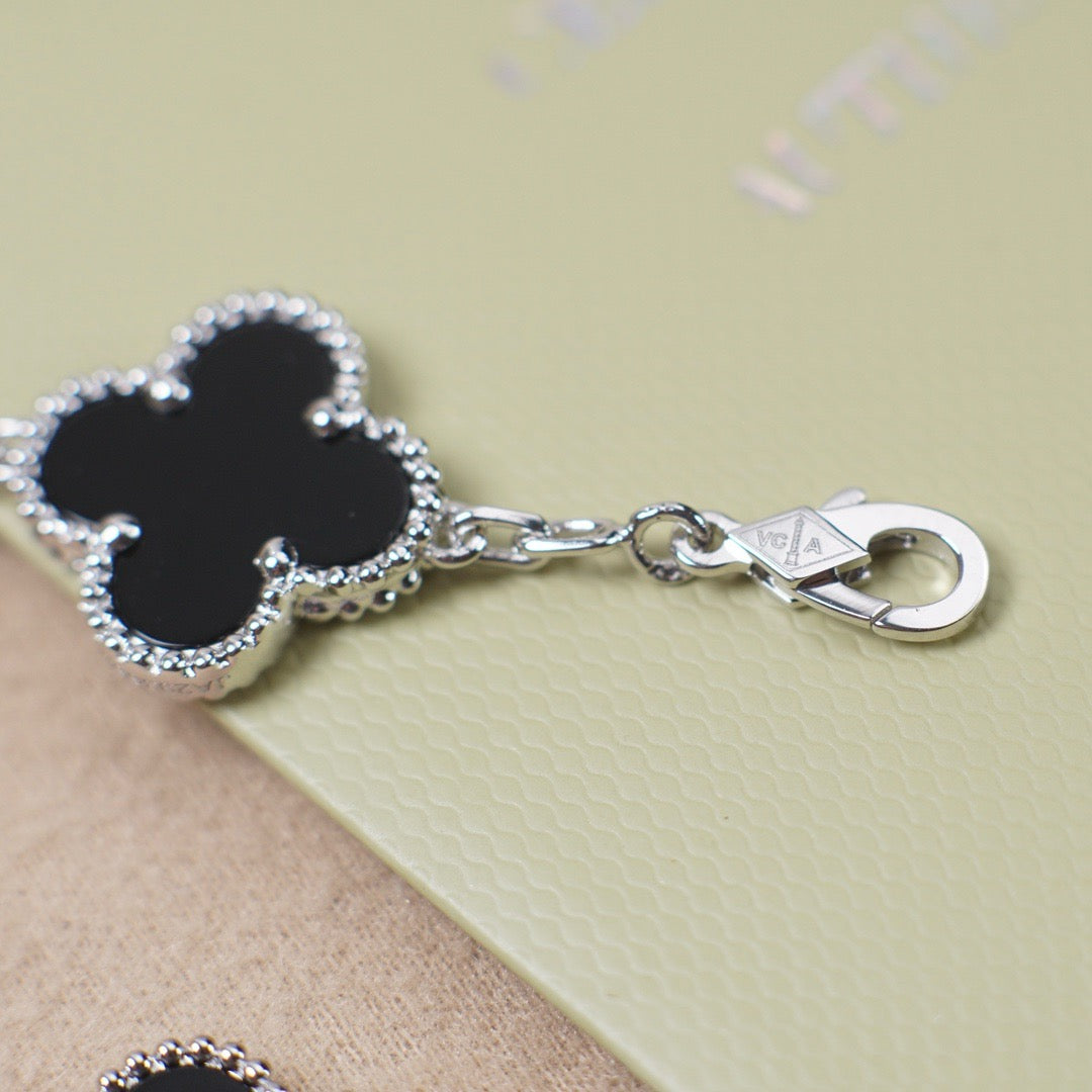 [Angela Jewellery]CLOVER 5 MOTIF ONYXS  BRACELET SILVER