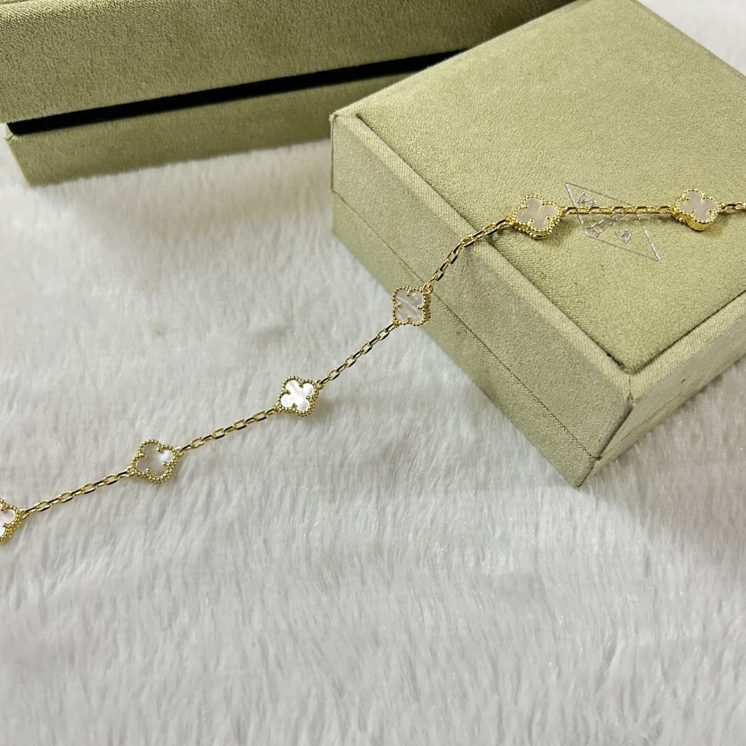 [Angela Jewellery]CLOVER 6 MOTIF WHITE MOP BRACELET