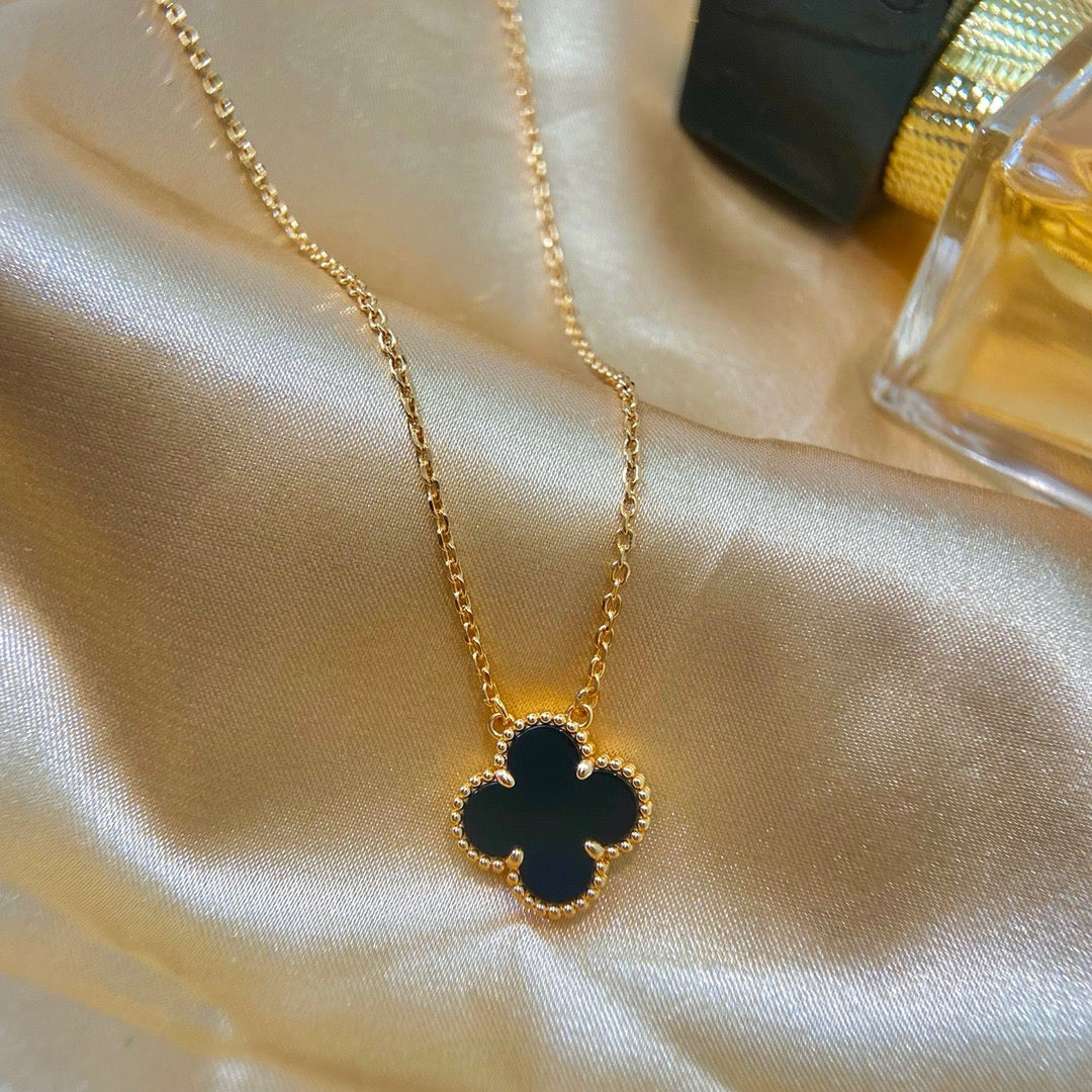 [Angela Jewellery]CLOVER 15MM BLACK ONYX SINGLE FLOWER NECKLACE