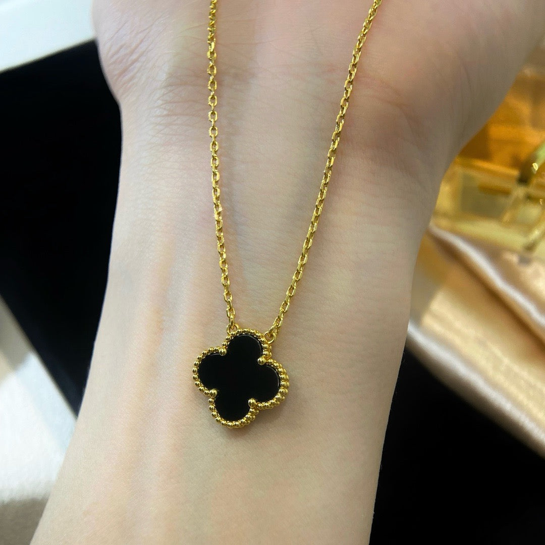 [Angela Jewellery]CLOVER 15MM BLACK ONYX SINGLE FLOWER NECKLACE