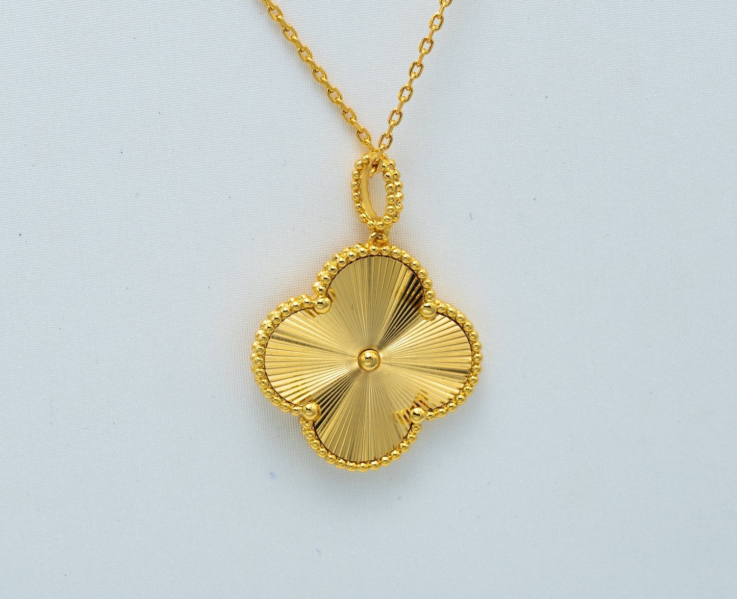 [Angela Jewellery]CLOVER 25MM PEDANT NECKLACE GOLD