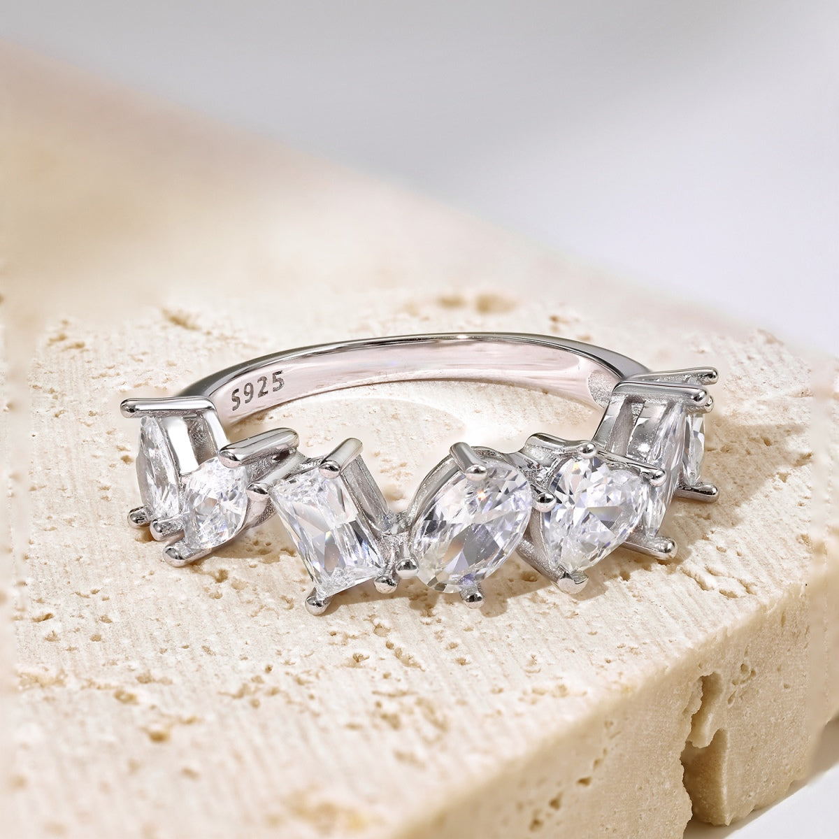Angela Jewelry]Delicate Multi Cut Ring