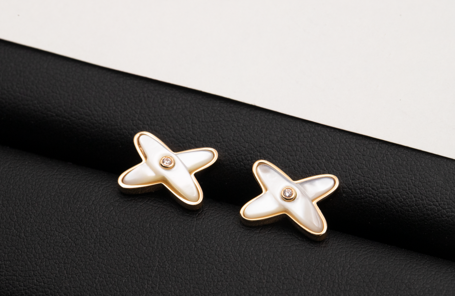 [Angela Jewellery]JEUX DE WHITE MOP ROSE GOLD DIAMOND EARRINGS