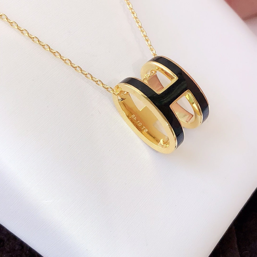 [Angela Jewellery]HM CLIC BLACK ENAMEL GOLD NECKLACE