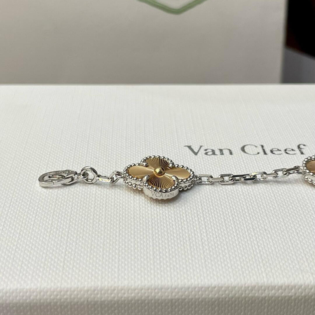 [Angela Jewellery]CLOVER  5 MOTIFS  CHRISTMAS LIMITED EDITION BRACELET