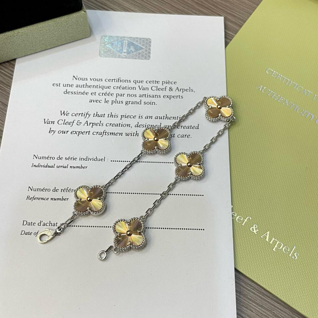 [Angela Jewellery]CLOVER  5 MOTIFS  CHRISTMAS LIMITED EDITION BRACELET