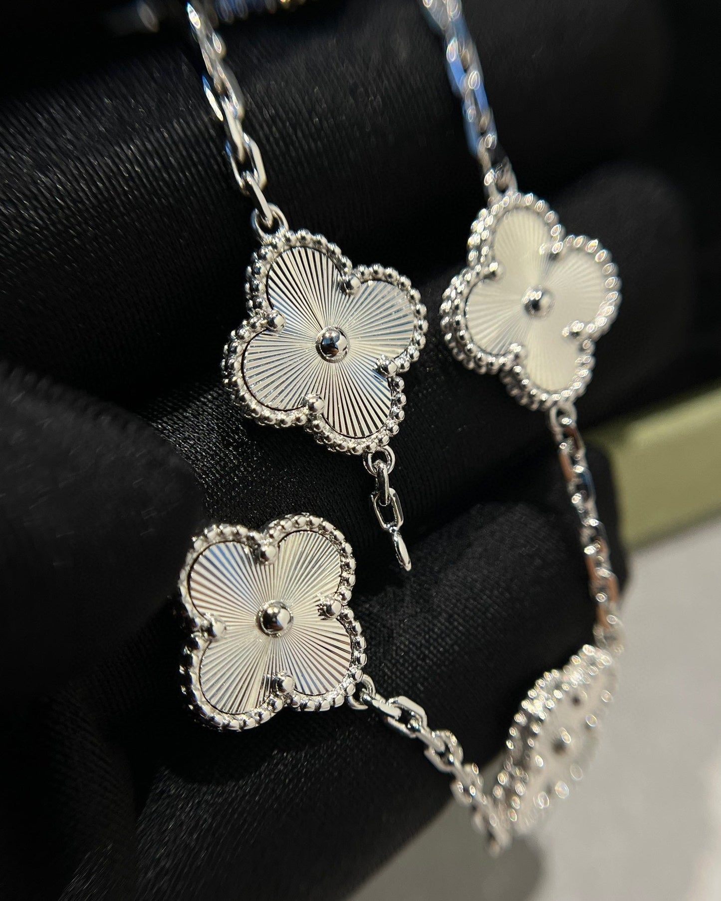 [Angela Jewellery]CLOVER SILVER 5 MOTIFS BRACELET