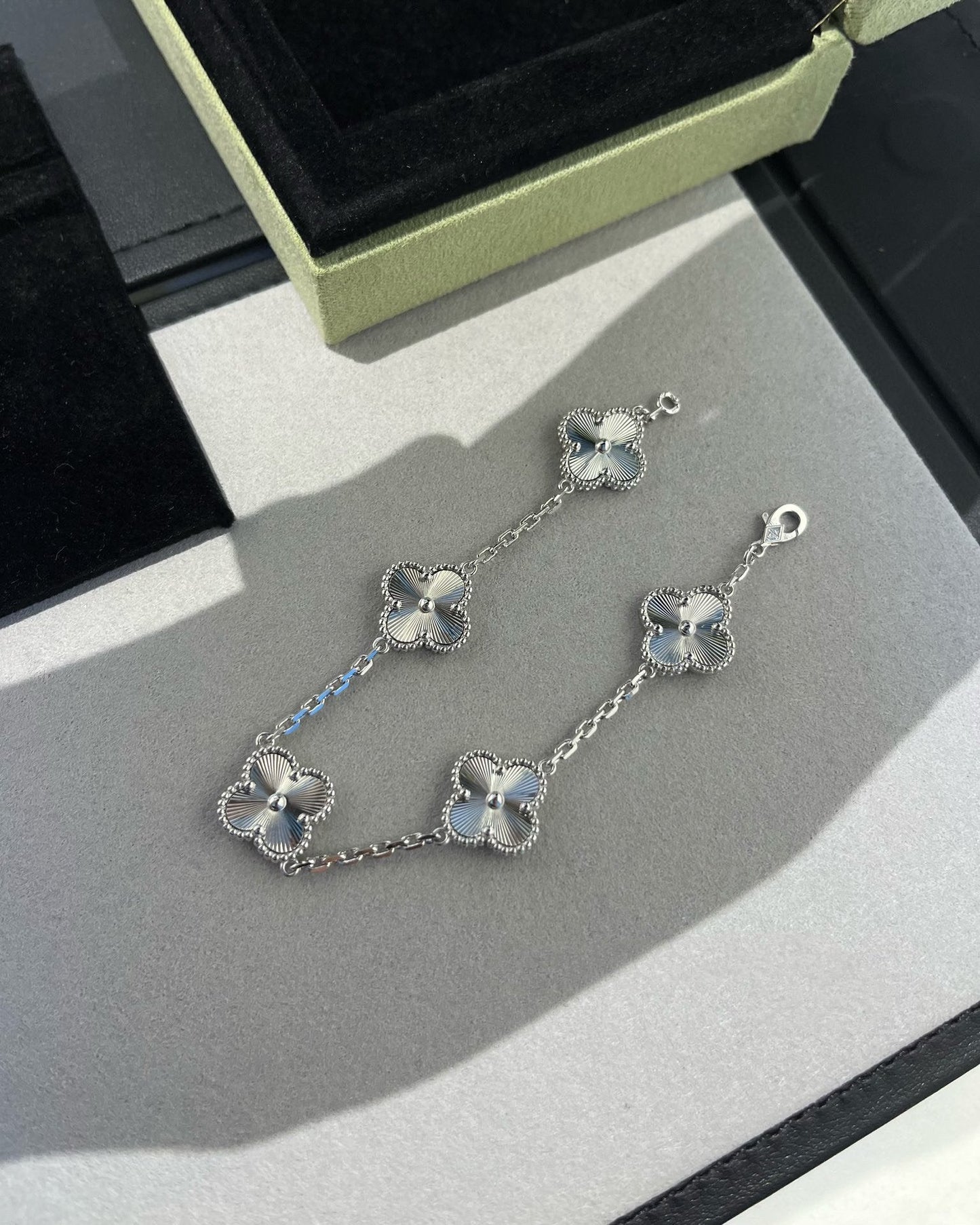 [Angela Jewellery]CLOVER SILVER 5 MOTIFS BRACELET